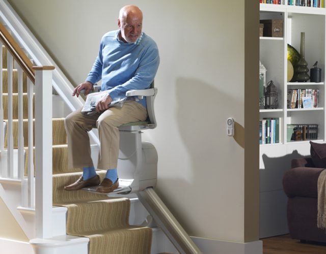 Stairlift chair for persons with reduced mobility