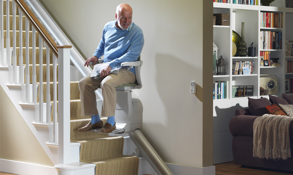 Stairlift chair for persons with reduced mobility