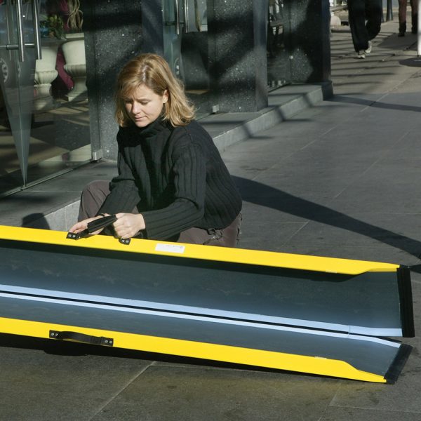 Ultra-lightweight portable carbon ramp - Go Rampe